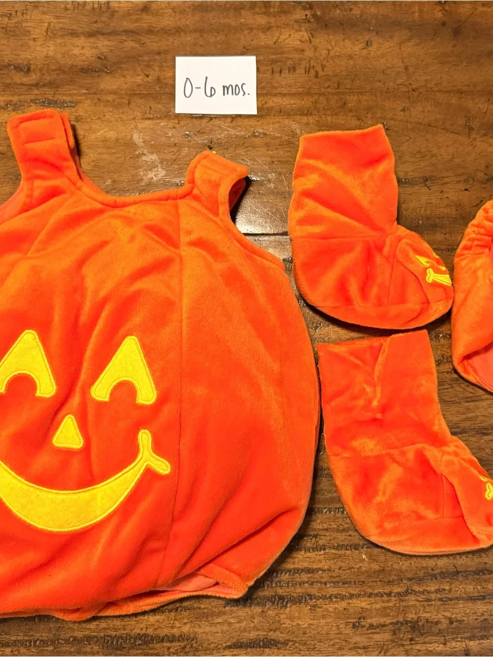 Infant 0-6 months Pumpkin Costume Set - Bright Orange Jack-O'-Lantern